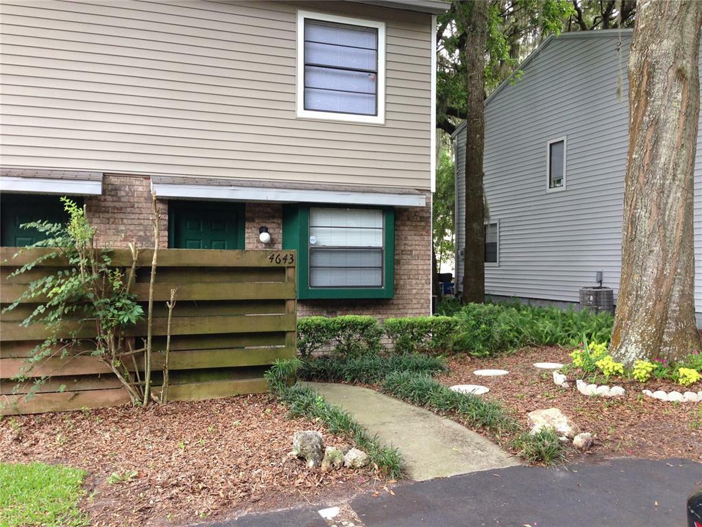 Property Photo: 4643 SW 44th Lane FL 32608