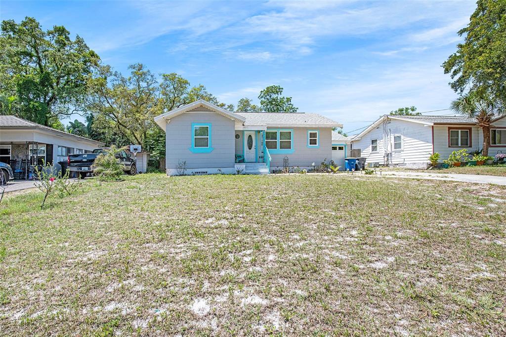 Property Photo: 616 S Glenwood Avenue FL 33756