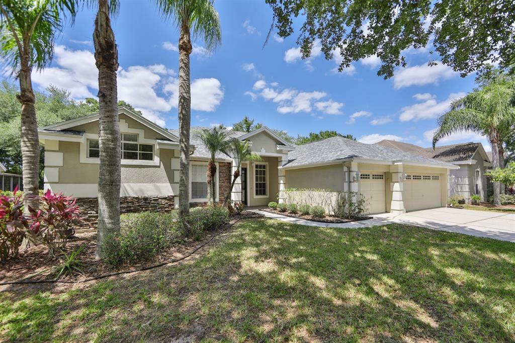 Property Photo:  8204 Nature Cove Way  FL 33647 