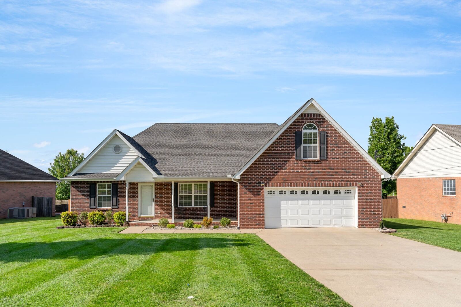 Property Photo:  2923 Greentree Dr  TN 37167 