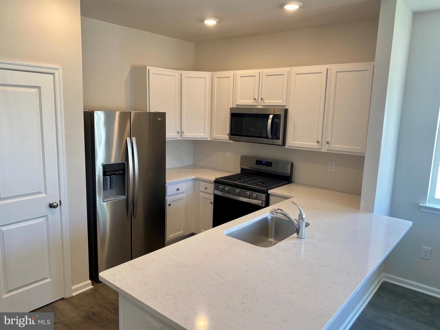 Property Photo: 114 Sickler Court NJ 08081