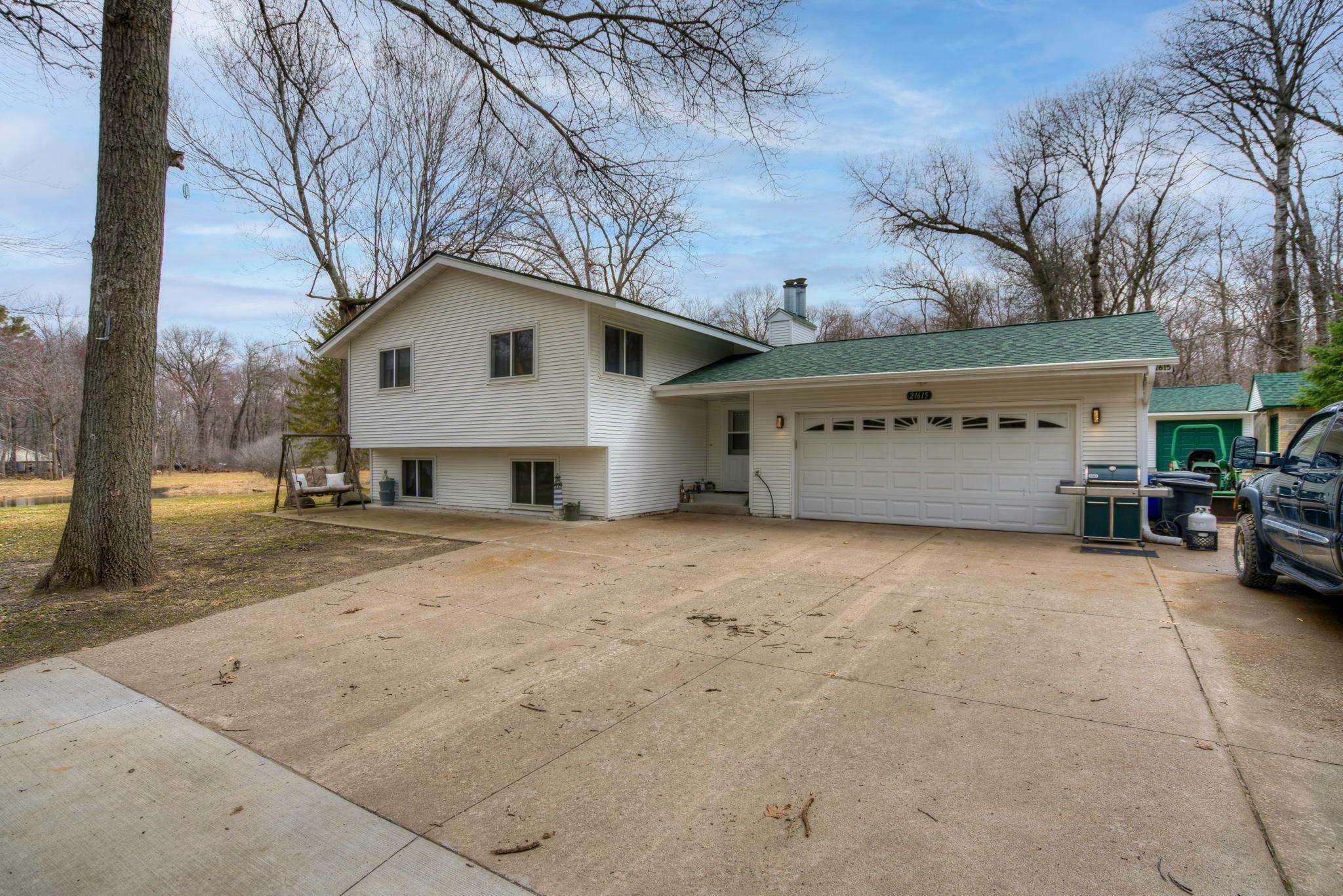 Property Photo:  21615 Humber Street NE  MN 55092 