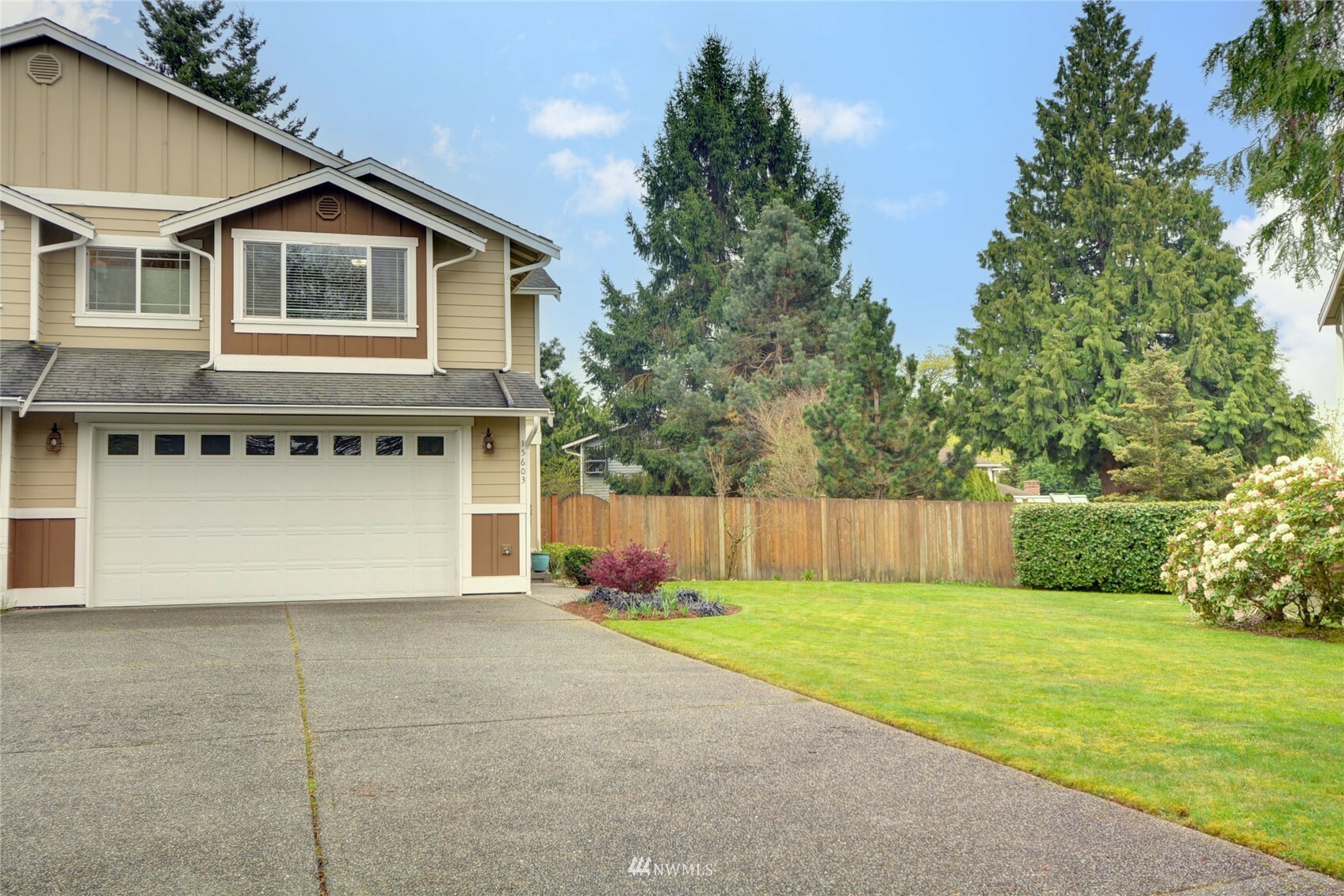 Property Photo:  15603 E Shore Drive  WA 98087 