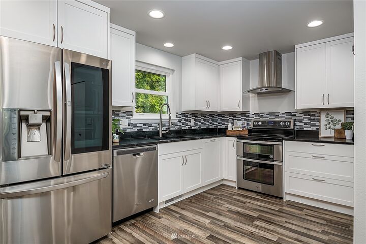 Property Photo:  7802 NE 140th Place  WA 98034 