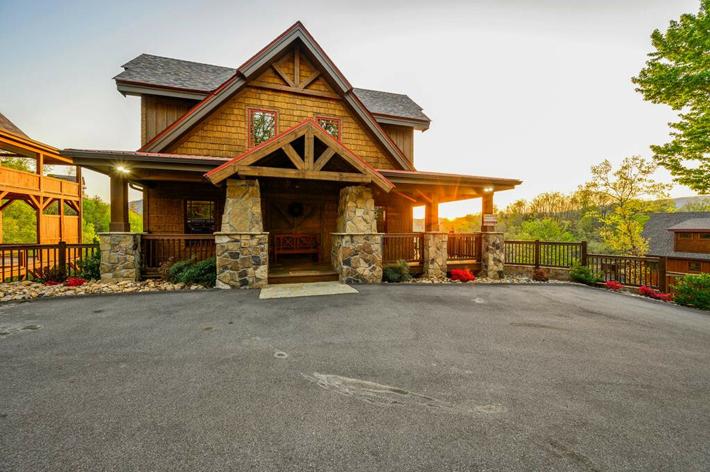 Property Photo: 2350 Coopers Hawk Way TN 37862