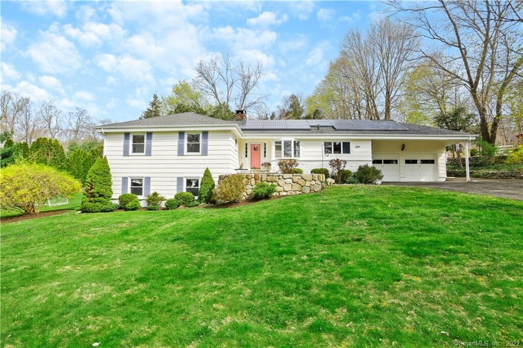 Property Photo:  108 Parry Road  CT 06907
