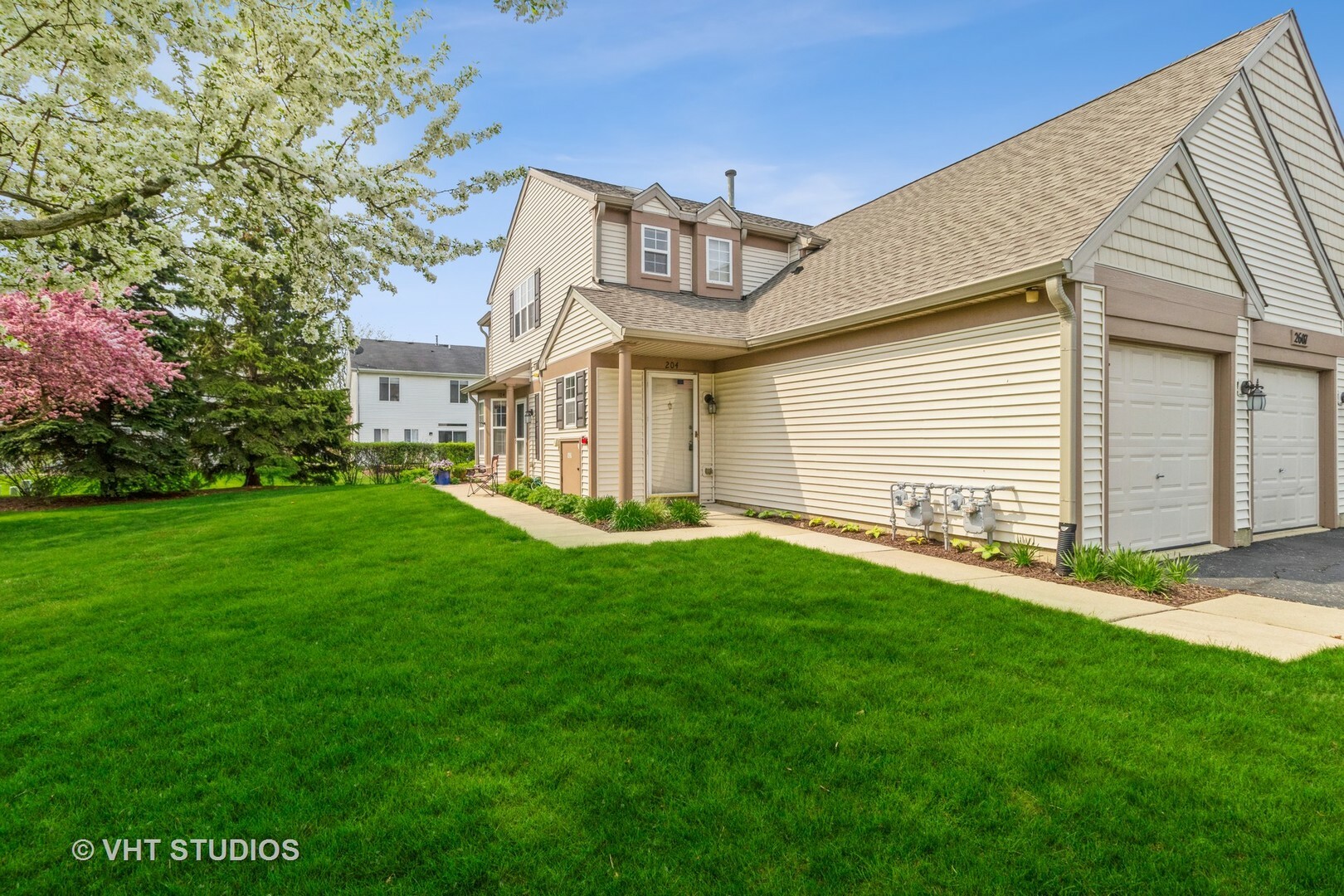Property Photo: 2607 Sheehan Court 204 IL 60564