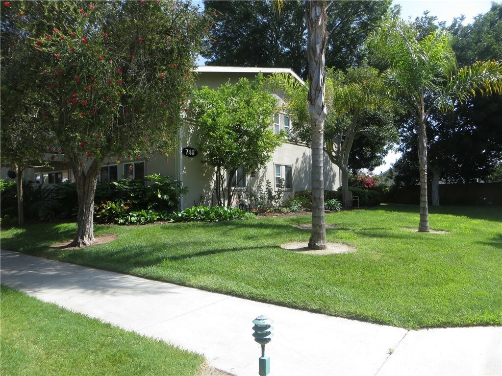Property Photo: 746 Avenida Majorca B CA 92637
