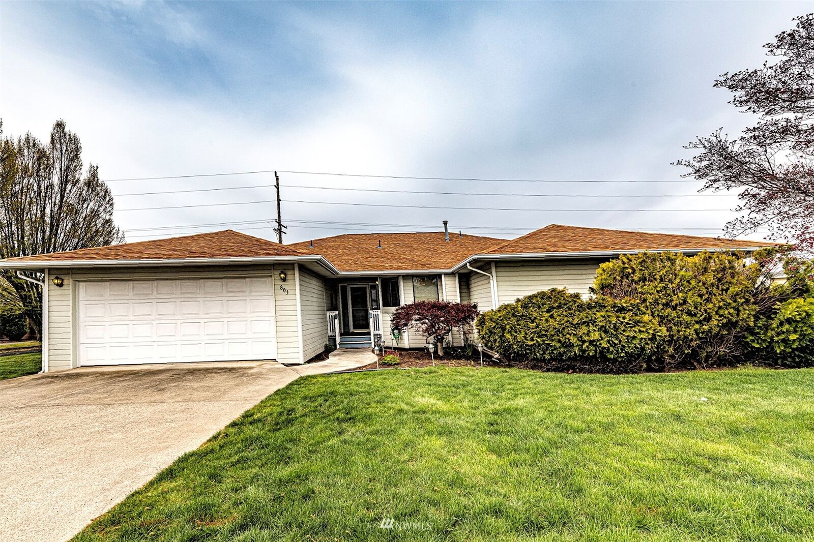 Property Photo:  803 SE Sentry Drive  WA 99324 