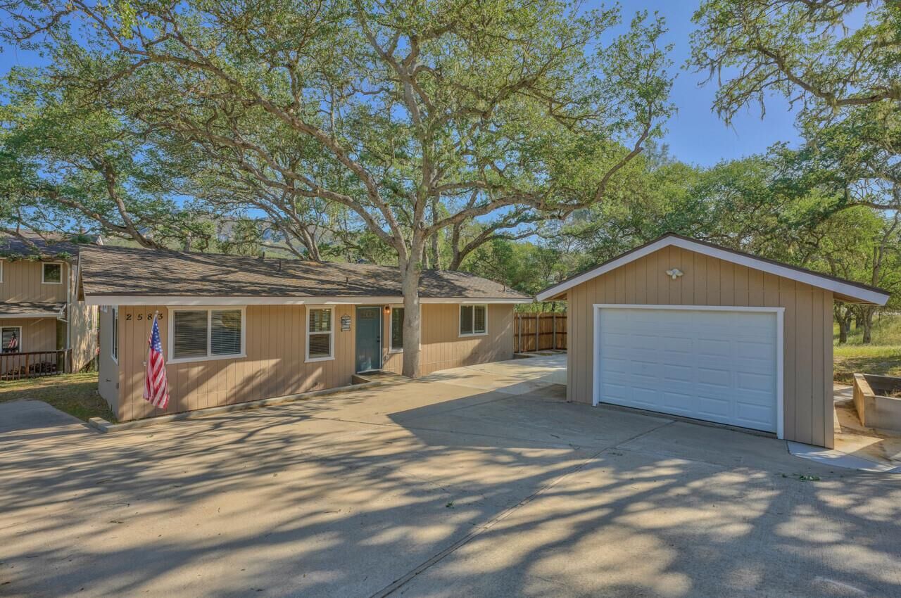 Property Photo:  2583 Oak Shores Drive  CA 93426
