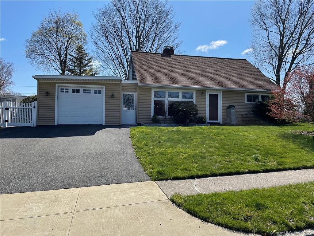 Property Photo:  531 West River Street  CT 06461 