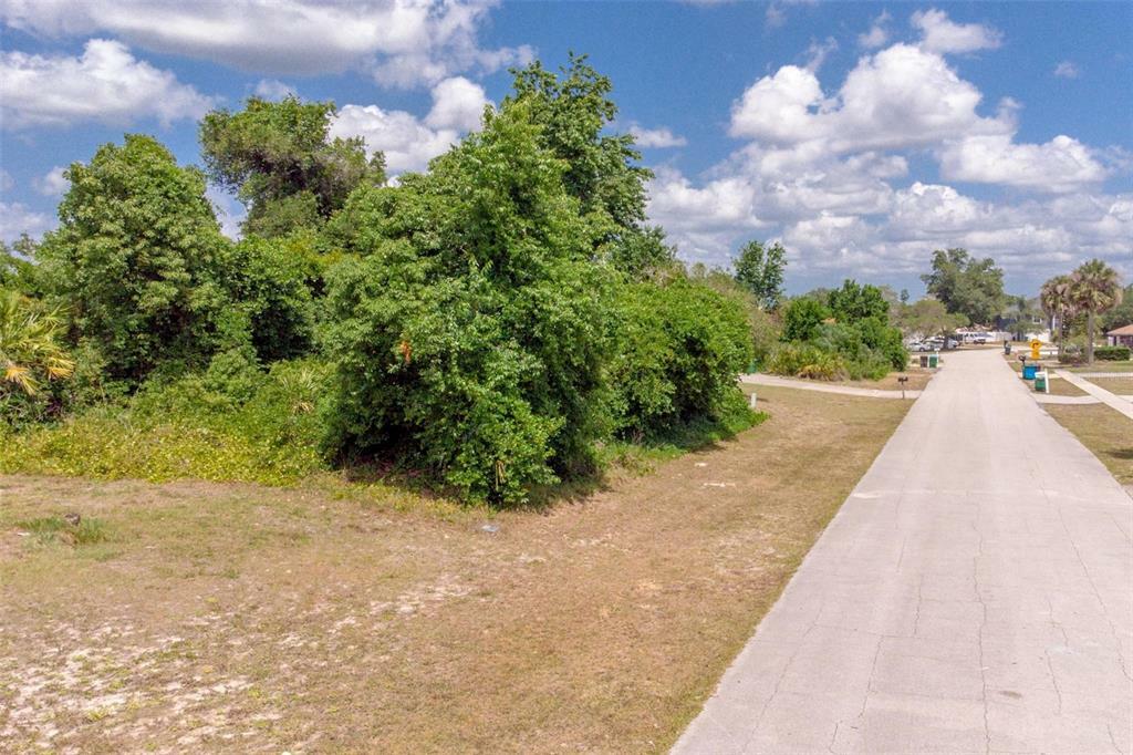 Property Photo:  2852 N Juliet Drive  FL 32738 