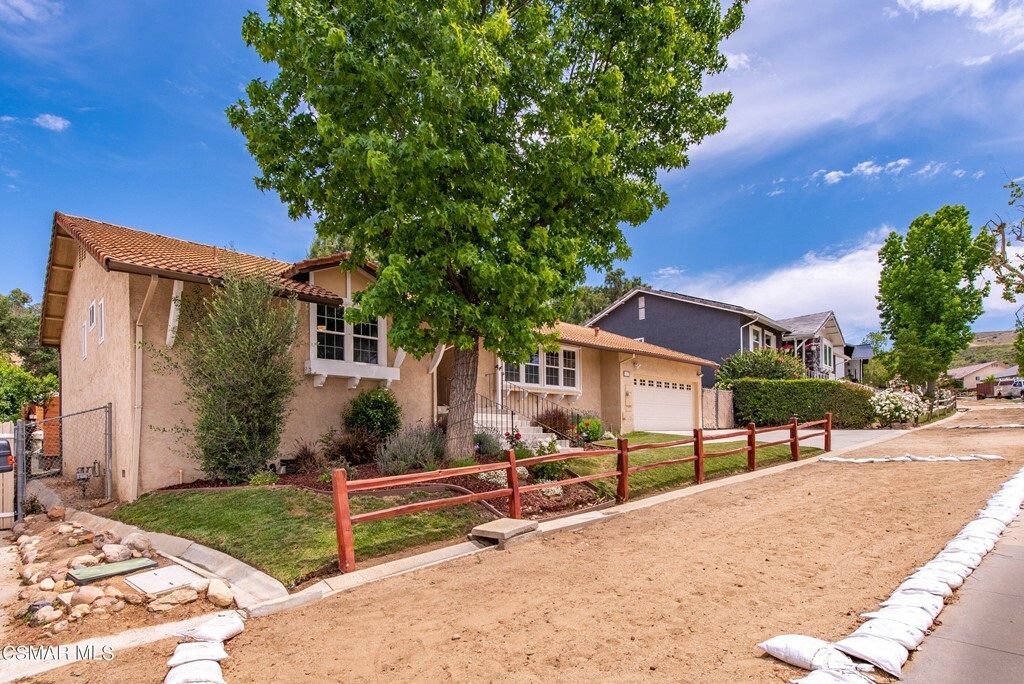 Property Photo:  1137 Rambling Road  CA 93065 