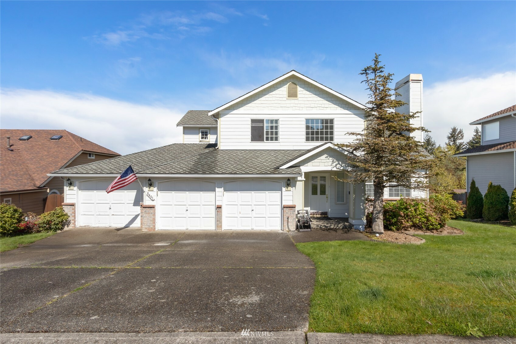 Property Photo:  5401 Chinook Drive NE  WA 98422 