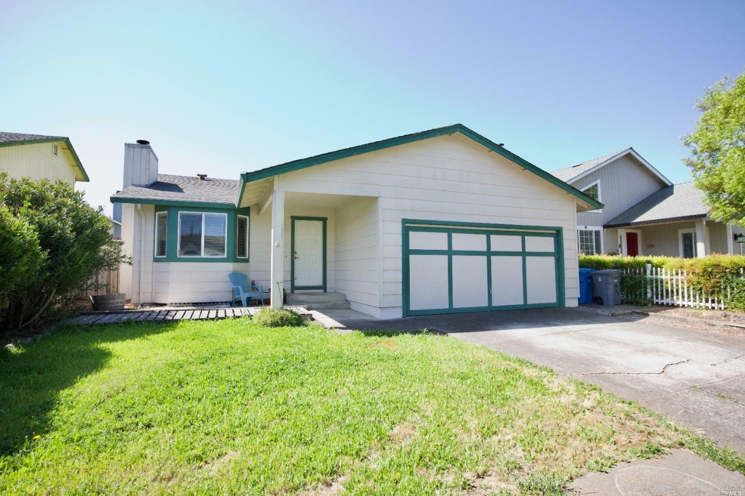 Property Photo: 563 Courtyard Circle CA 95407
