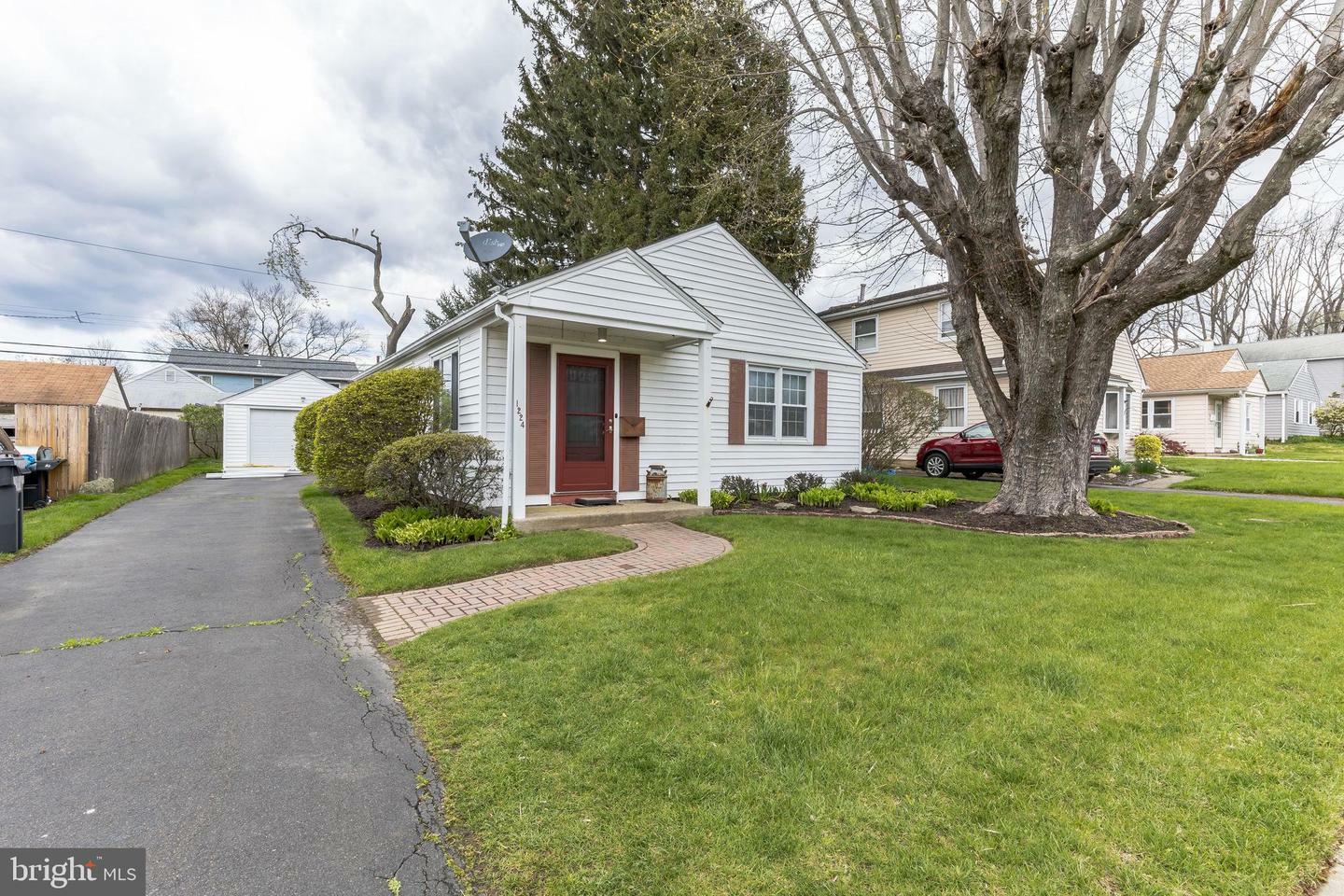 Property Photo: 1224 Westmont Avenue PA 19001