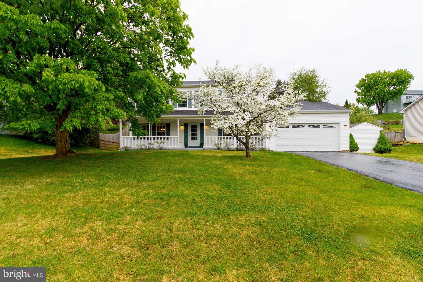 Property Photo: 1461 Canterbury Road VA 22630