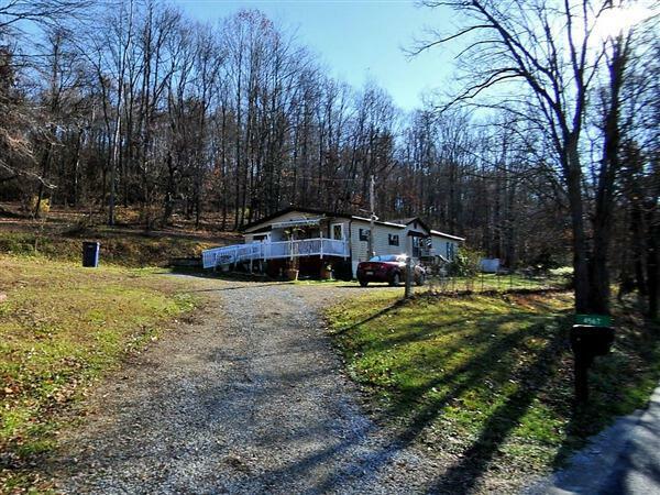Property Photo: 4567 SE Spring Hill SE Road OH 43056