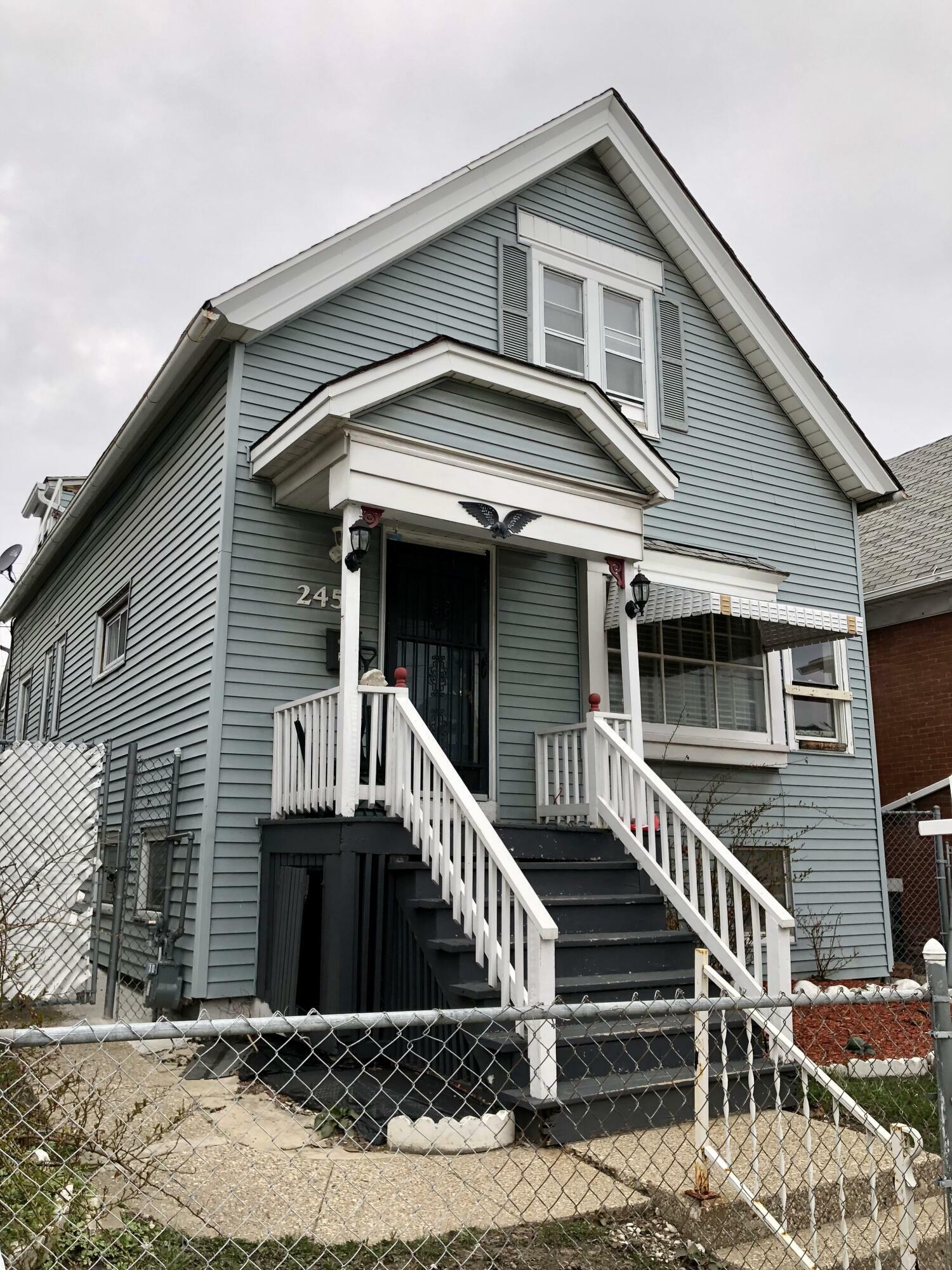 Property Photo:  2457 S 6th St  WI 53215 