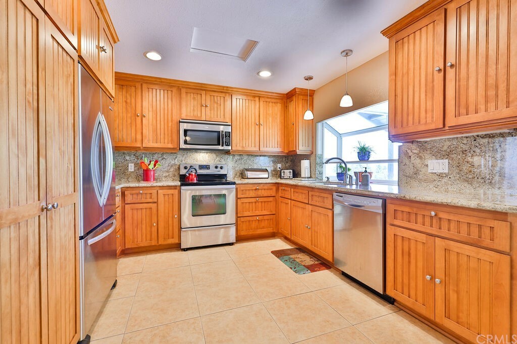 Property Photo: 914 S Grade Road CA 91901