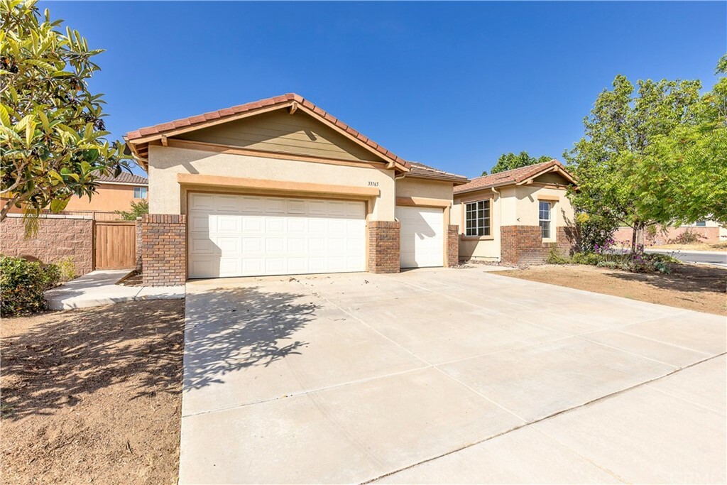 Property Photo: 33165 Breighton Wood Street CA 92584