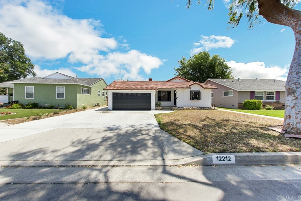 Property Photo: 12212 Sunnybrook Lane CA 90604