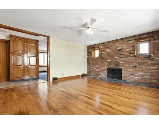 Property Photo:  37 Roosevelt Ave 1  MA 01453 