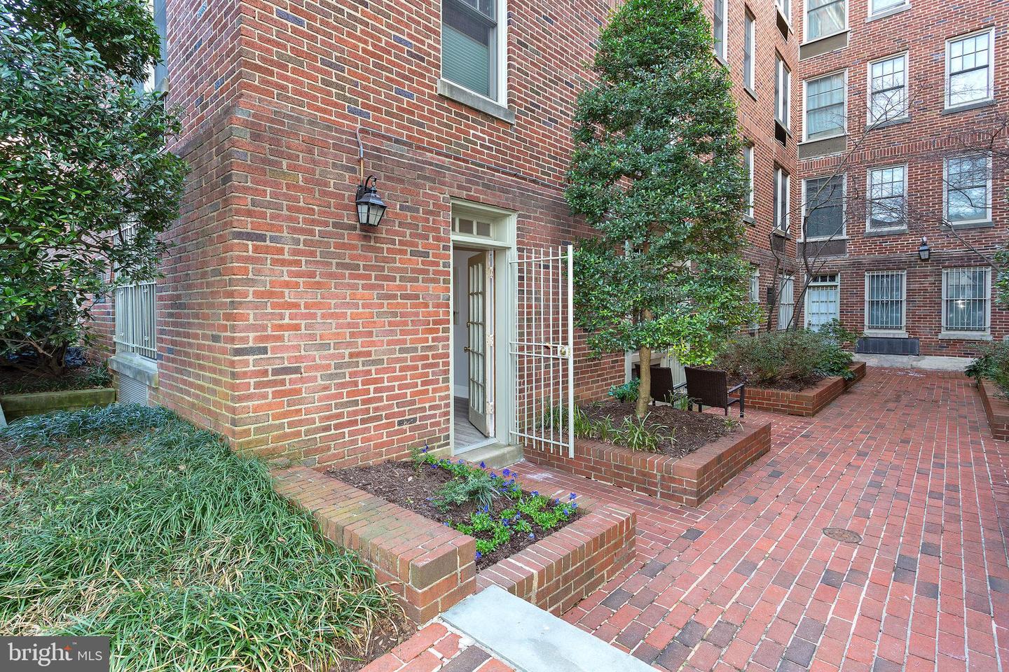 Property Photo: 2410 20th Street NW 10 DC 20009