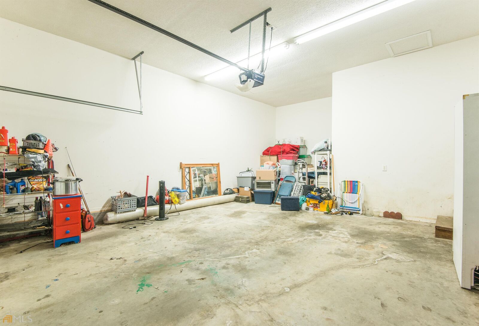 Property Photo: 30 Diamond Way GA 30705