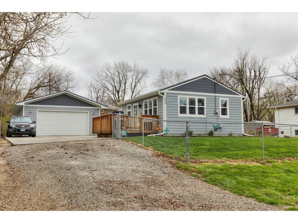 309 Titus Avenue  Des Moines IA 50315 photo