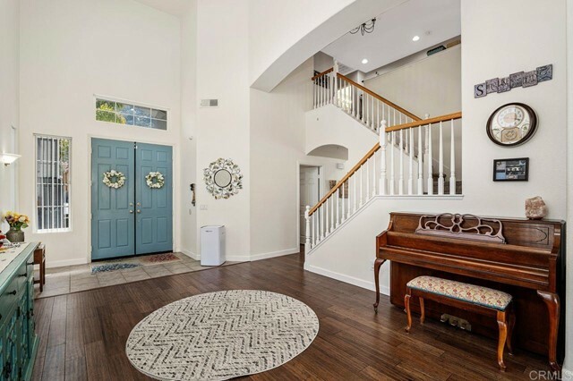 Property Photo: 10828 Sima Ct CA 92071