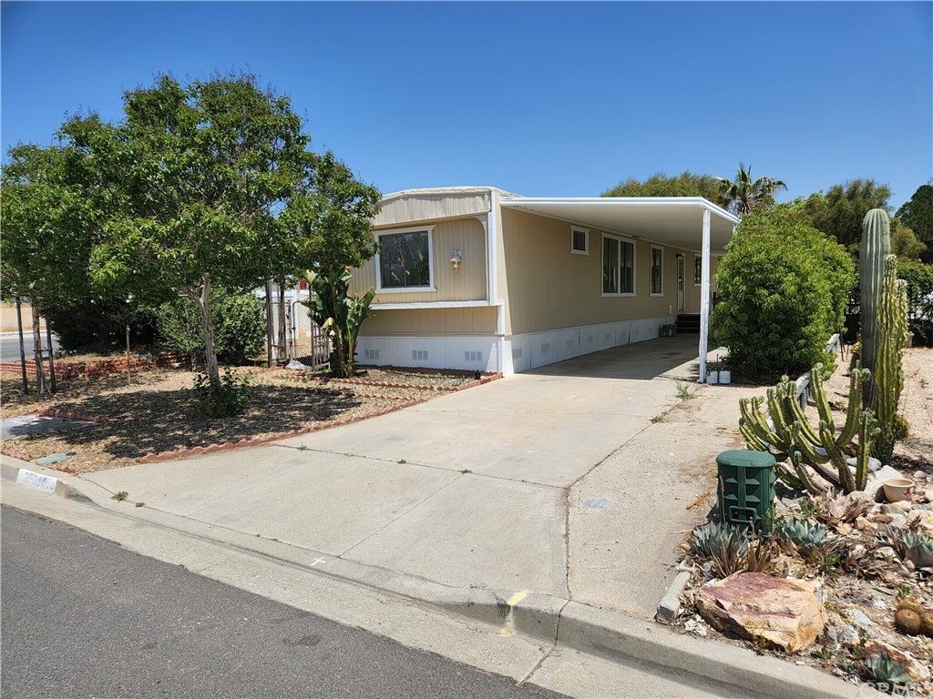 Property Photo: 26010 Sultanas Road CA 92548