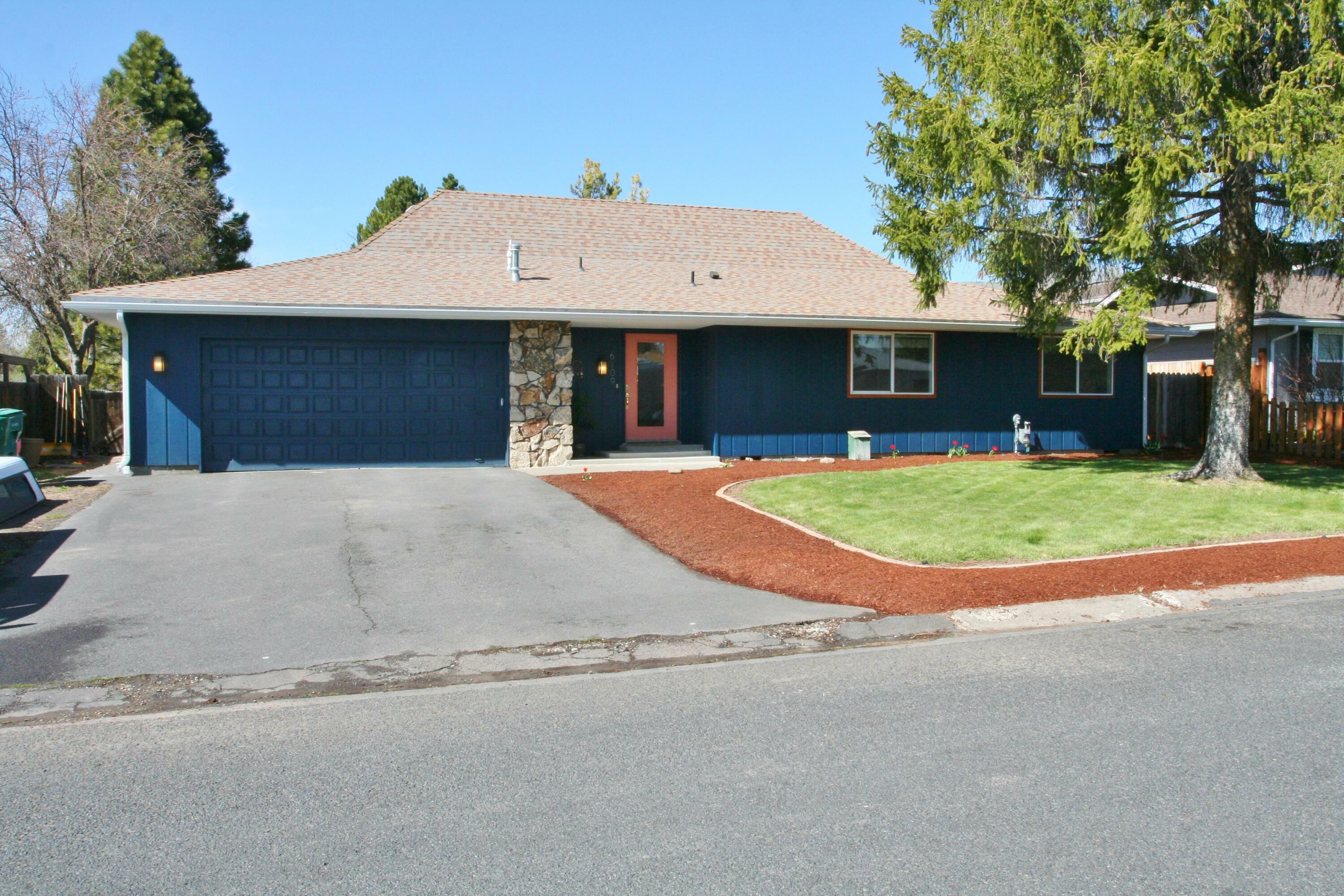 Property Photo:  6109 Madera Drive  OR 97603 