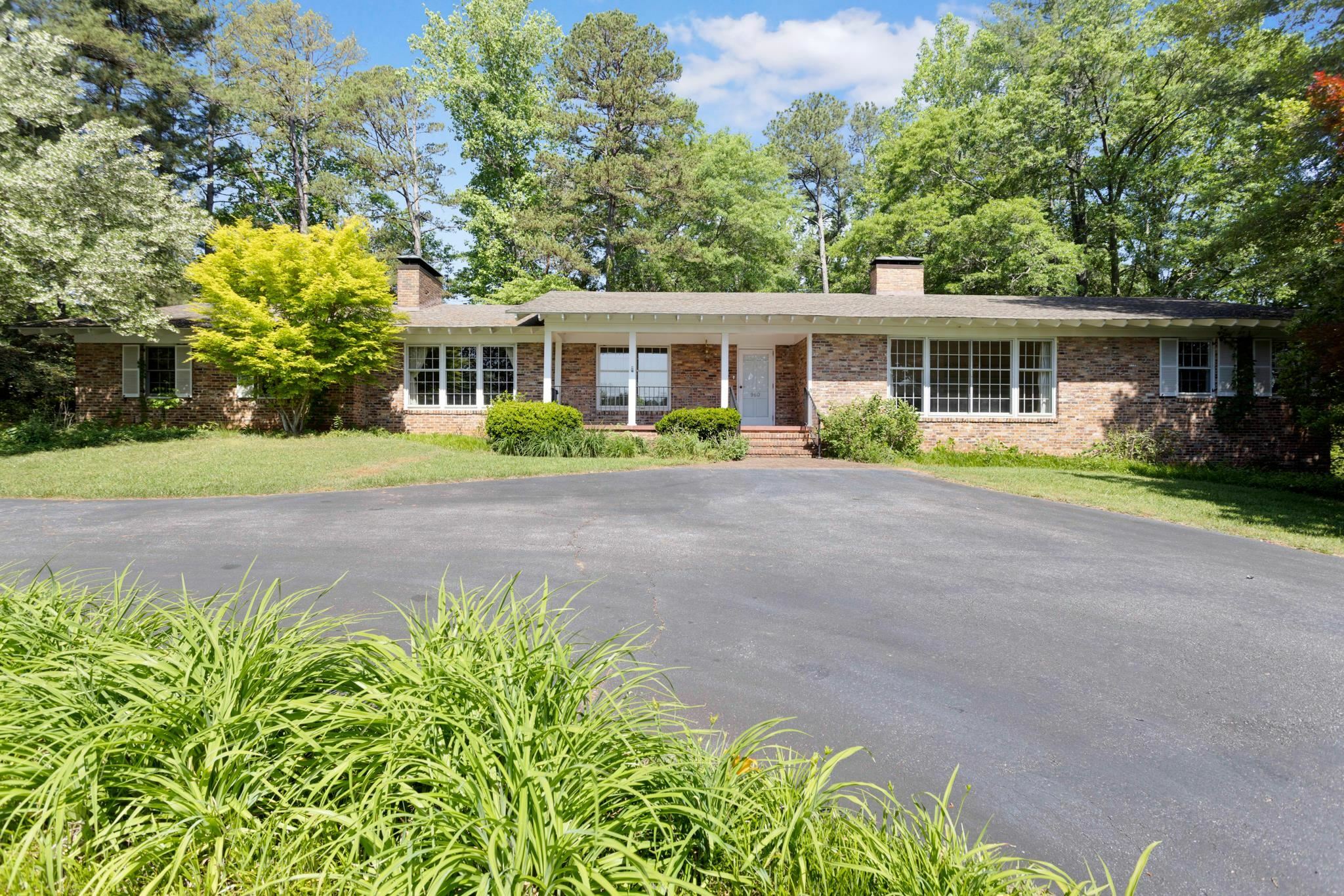 Property Photo:  960 Arden Way  SC 29302 