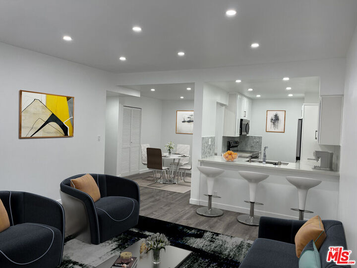 1155  N La Cienega Blvd 204  West Hollywood CA 90069 photo
