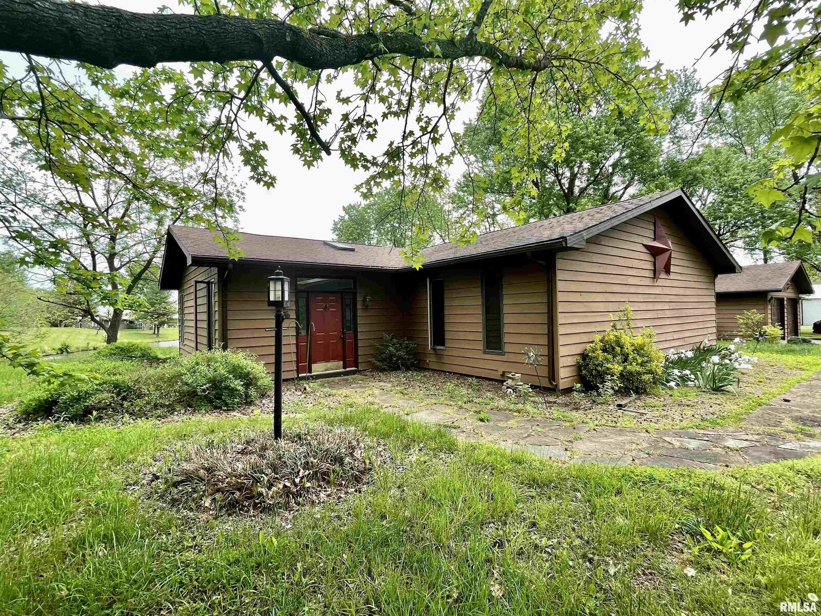 Property Photo:  46 Amethyst  IL 62966 
