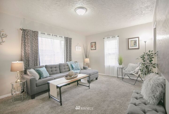 Property Photo: 617 21st Avenue WA 98632