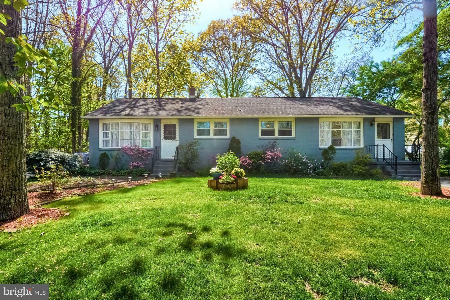 Property Photo:  10 Musket Lane  NJ 08054 