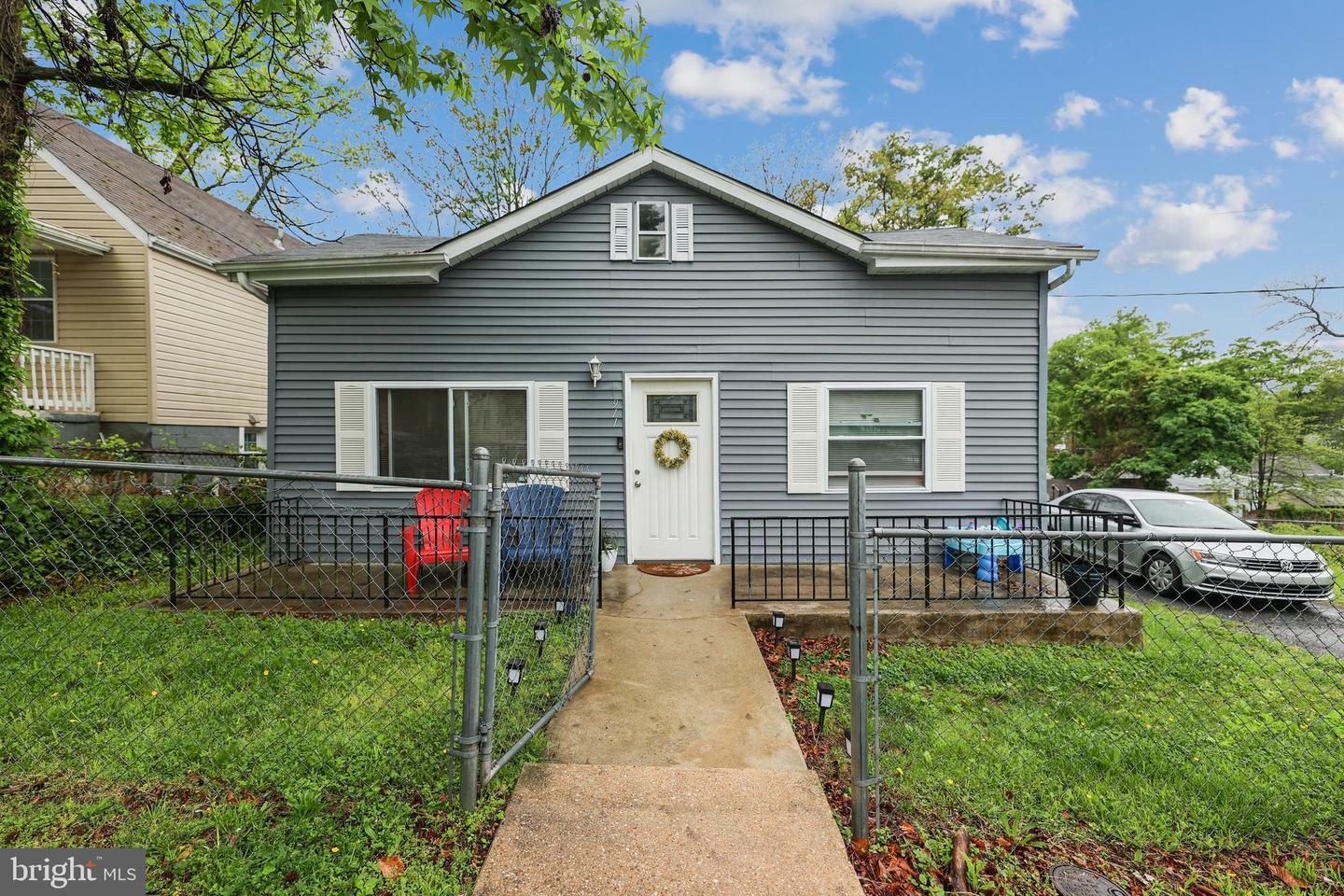 Property Photo: 911 Nova Avenue MD 20743