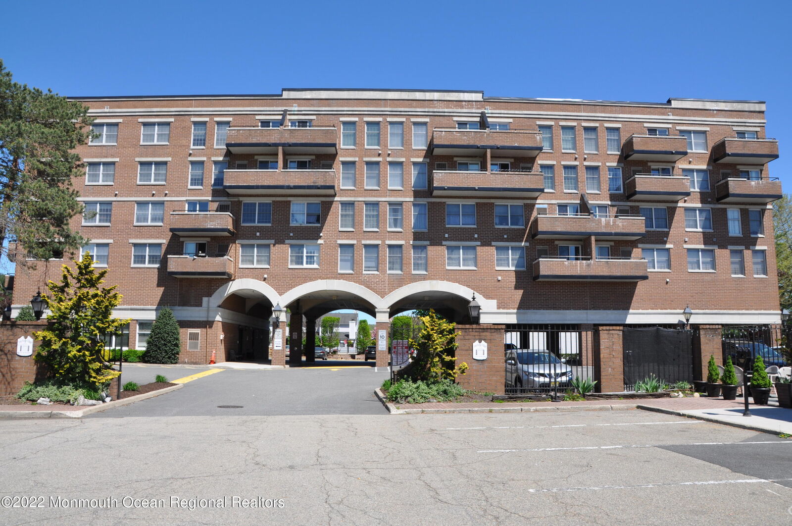 Property Photo:  32 Iron Forge Square  NJ 07442 