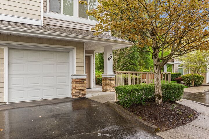 Property Photo:  14007 69th Drive SE D5  WA 98296 
