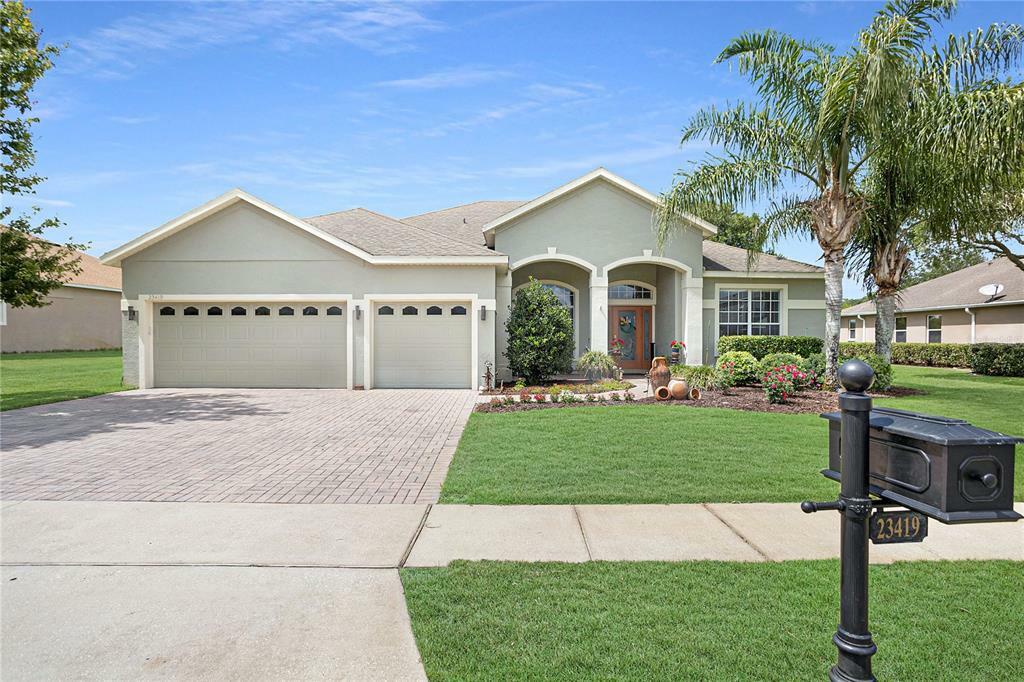 Property Photo: 23419 Valderama Lane FL 32776