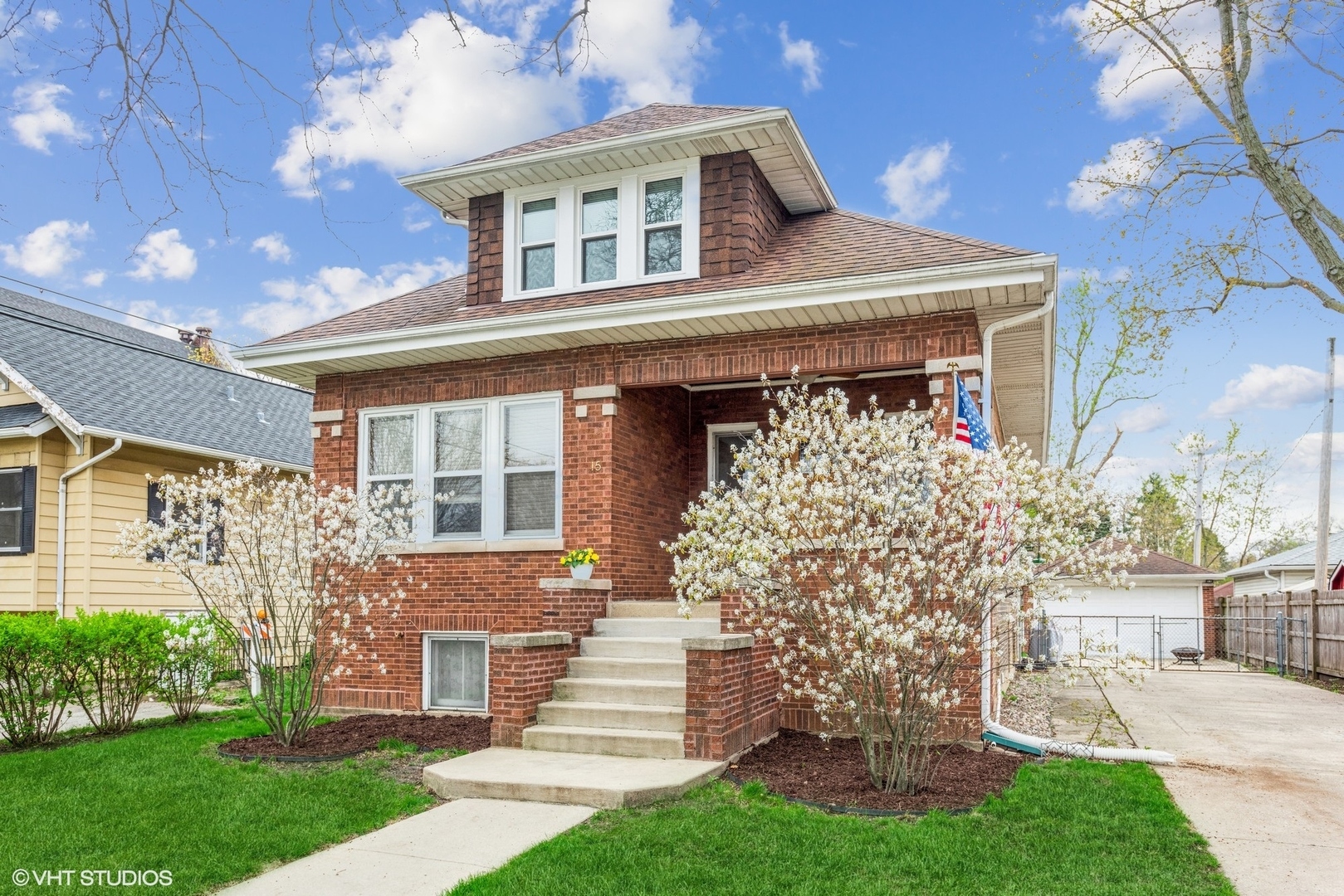 Property Photo:  15 E Highland Avenue  IL 60181 