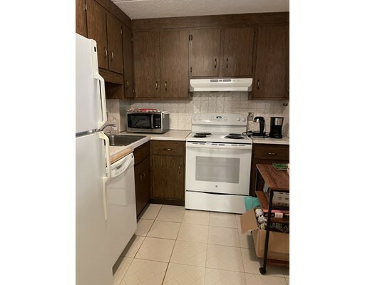 Property Photo: 17 Healey St 202 MA 02138