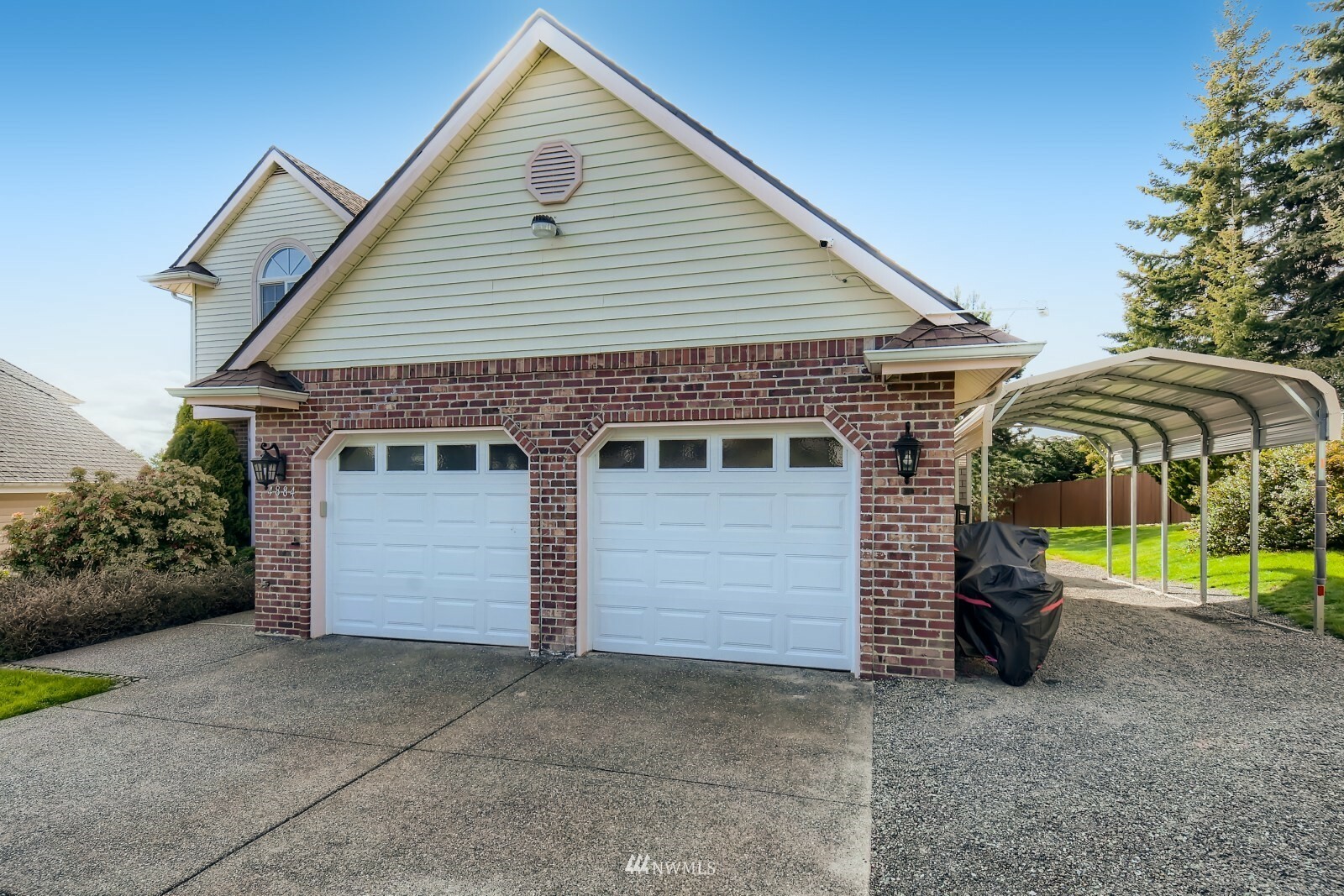 Property Photo: 4884 S 177th Court WA 98188