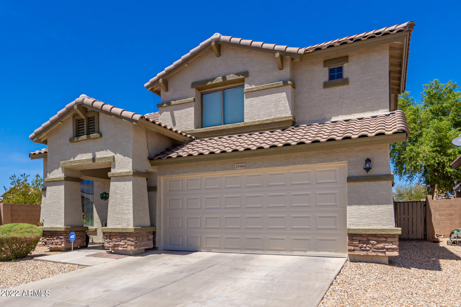 Property Photo:  25566 W Pioneer Street  AZ 85326 