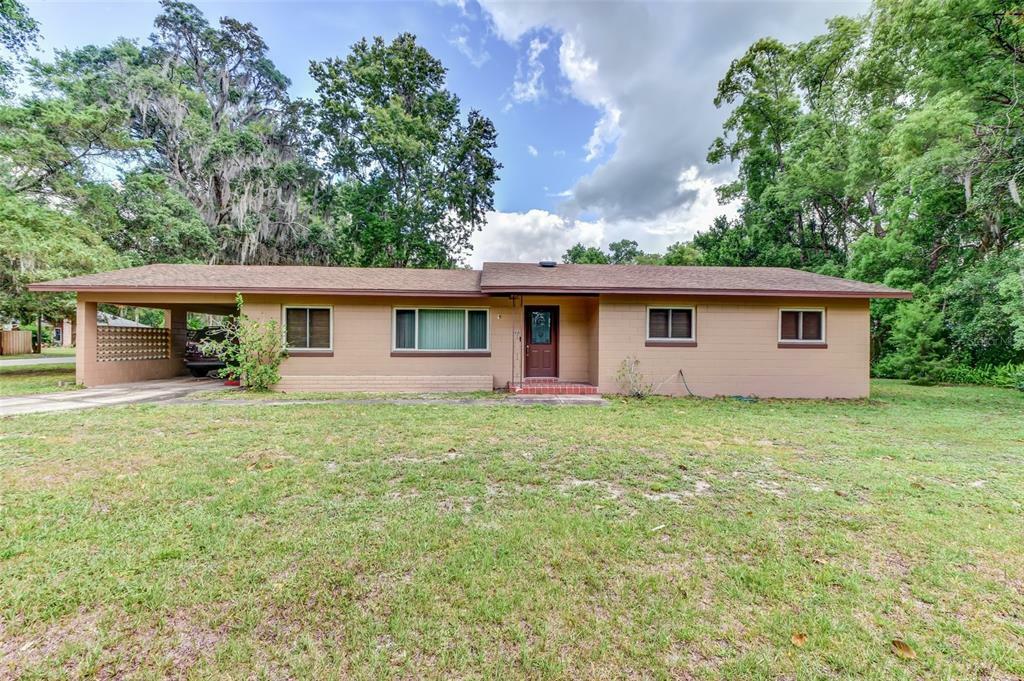 Property Photo:  190 W New York Avenue  FL 32744 