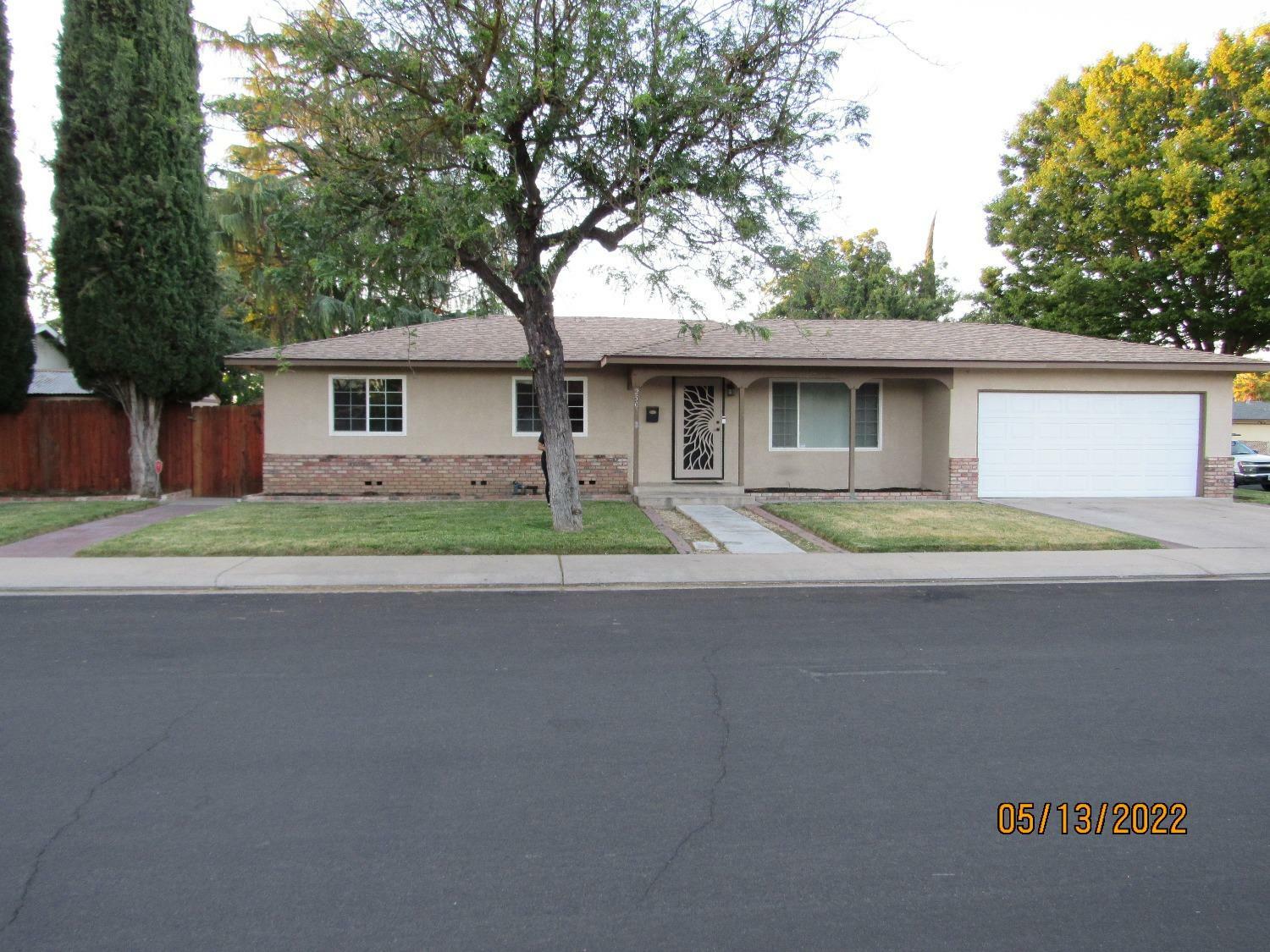 Property Photo:  2501 Roble Avenue  CA 95354 