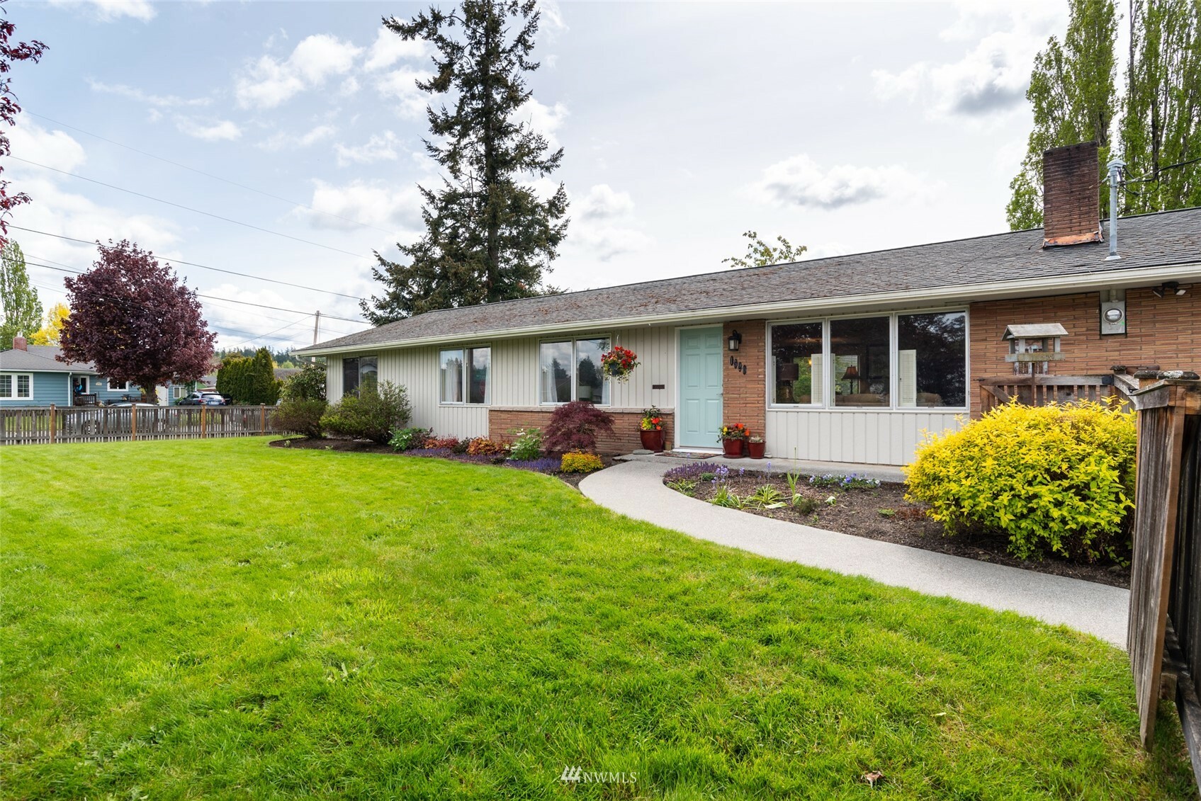 Property Photo:  1520 Hillcrest Parkway  WA 98274 