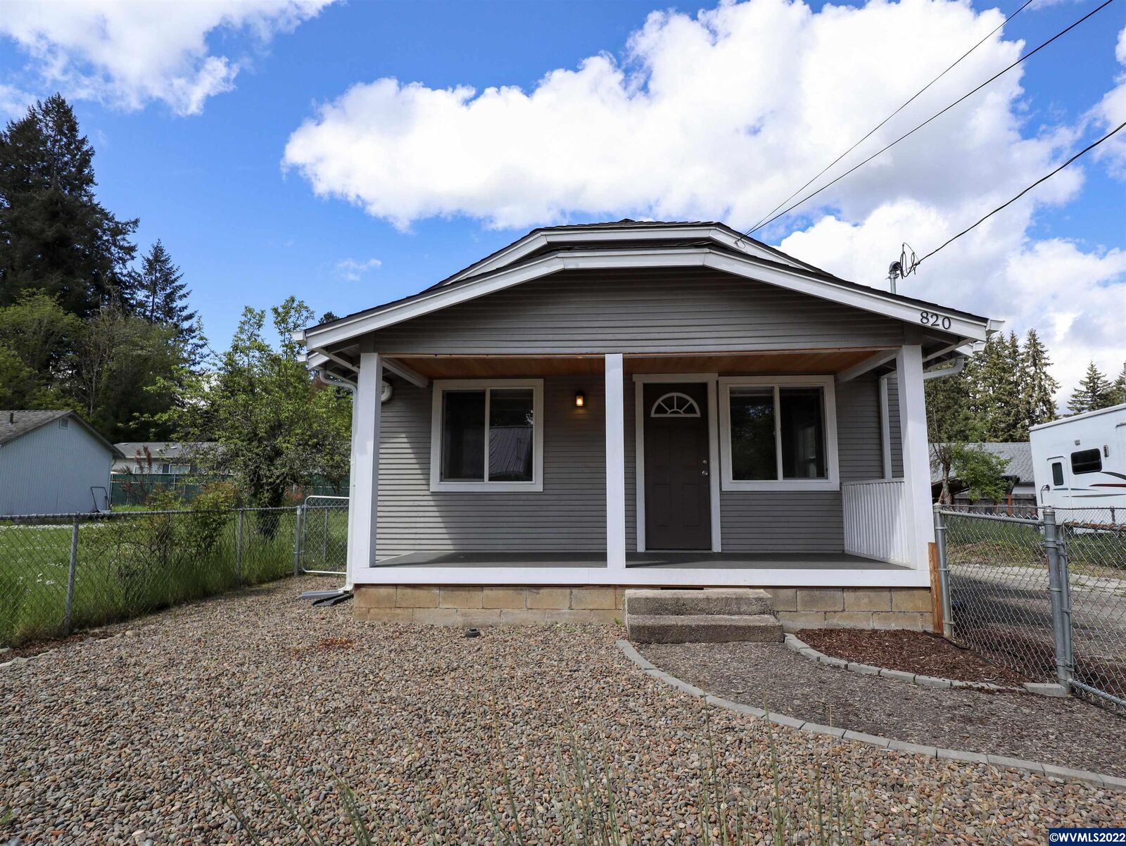 Property Photo: 820 12th Av OR 97386